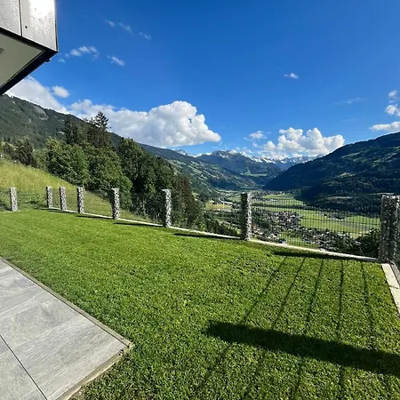 Bergglueck Apartman *